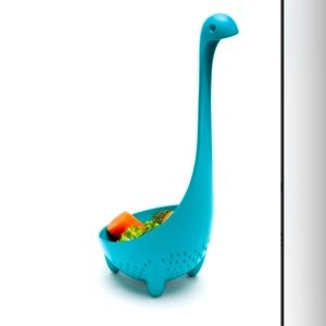 Includes 1 mama Nessie , 1 ladle small green , 1 purple